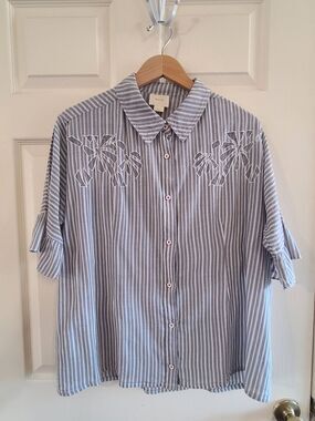 Maeve Anthropologie  Gray & White Striped Button-Front Blouse